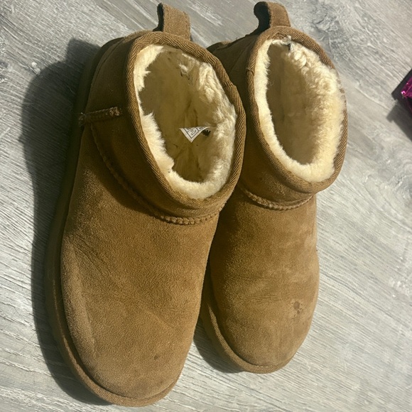 UGG Tan Slippers with Cream Lining - Picture 2 of 4